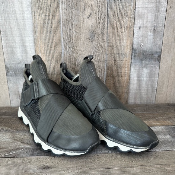 Womens Sorel Kinetic Sneak Alpine Tundra Gray Slip On Athletic Sneakers Size 9 M - Picture 1 of 10